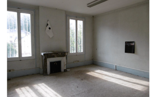 Bien n° 1074 – Loyers : 2760 € – type d’investissement : location meublée – Gain cash par mois : 1102€